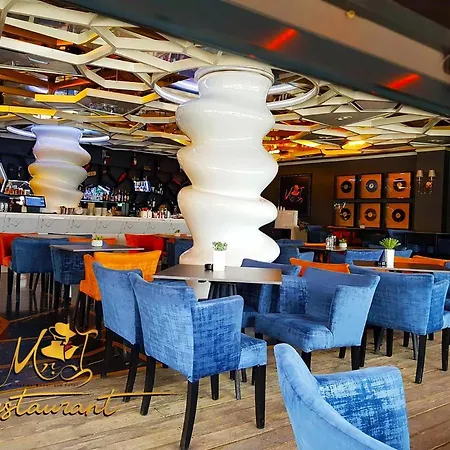 Hotel Mr.i Boutique & Bar