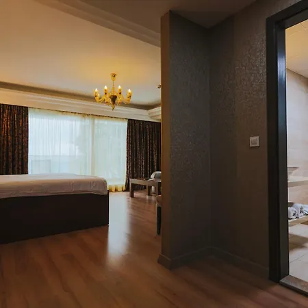 Mr.i Boutique & Bar Hotel